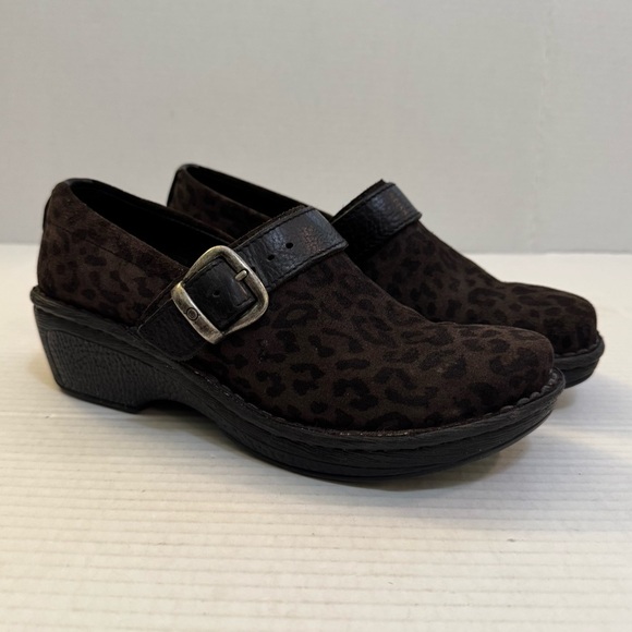 Born Clogs Closed Toe Animal Print Shoes 
Clogs Brown/Black - Picture 1 of 9